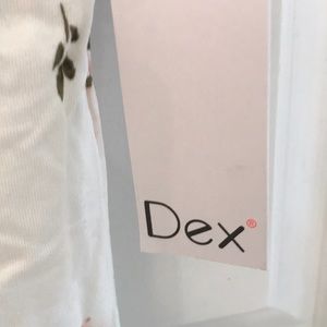 NWT Dex T-shirt with pretty pink flowers